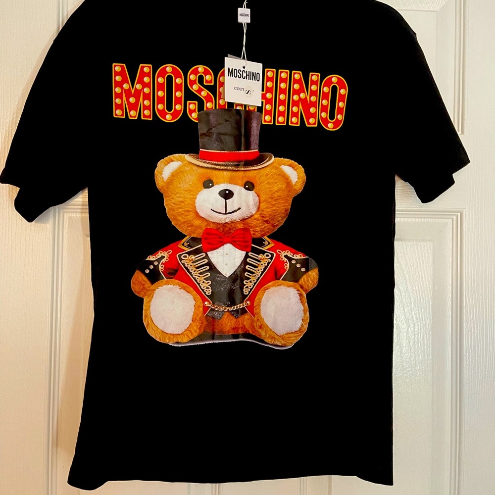 Moschino t-shirt. Made in Italy